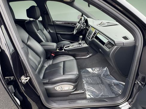Used 2018 Porsche Macan Sport Edition image 22