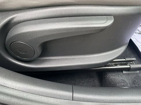 Used 2020 Hyundai Elantra SE image 12