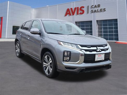 Used 2025 Mitsubishi Outlander Sport SE image 9