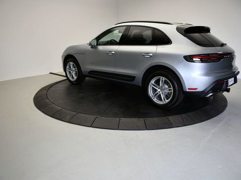 New 2026 Porsche Macan AWD/4WD image 3