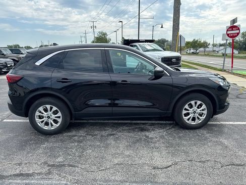 Used 2024 Ford Escape Active AWD/4WD image 2