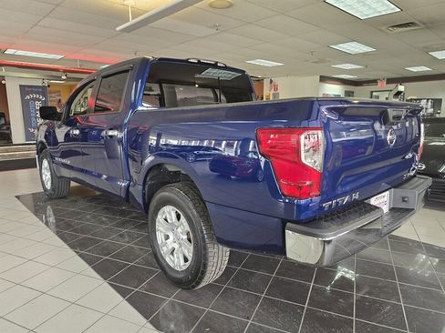 Used 2019 Nissan Titan SV AWD/4WD image 6