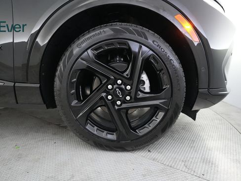 Used 2024 Chevrolet Equinox EV RS FWD image 20