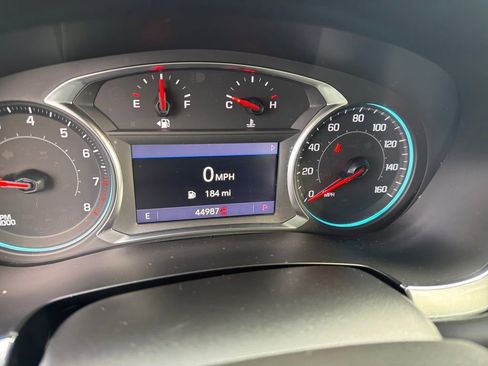 Used 2023 Chevrolet Traverse LT w/ Rear Camera Mirror Package image 18