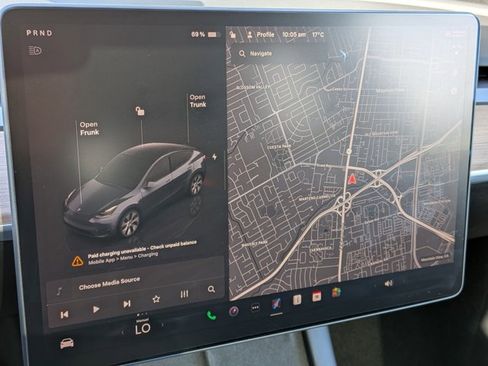 Used 2022 Tesla Model Y Long Range image 14