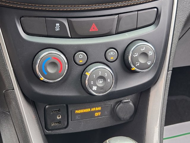 Used 2020 Chevrolet Trax LT w/ Redline Edition FWD image 28