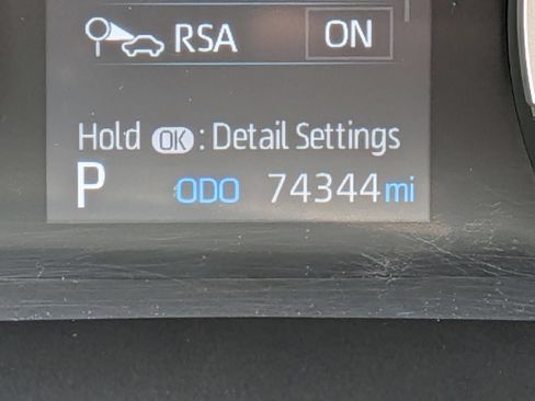 Used 2022 Toyota RAV4 XLE w/ Convenience Package FWD image 21
