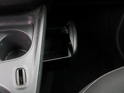 Used 2016 smart fortwo passion image 22