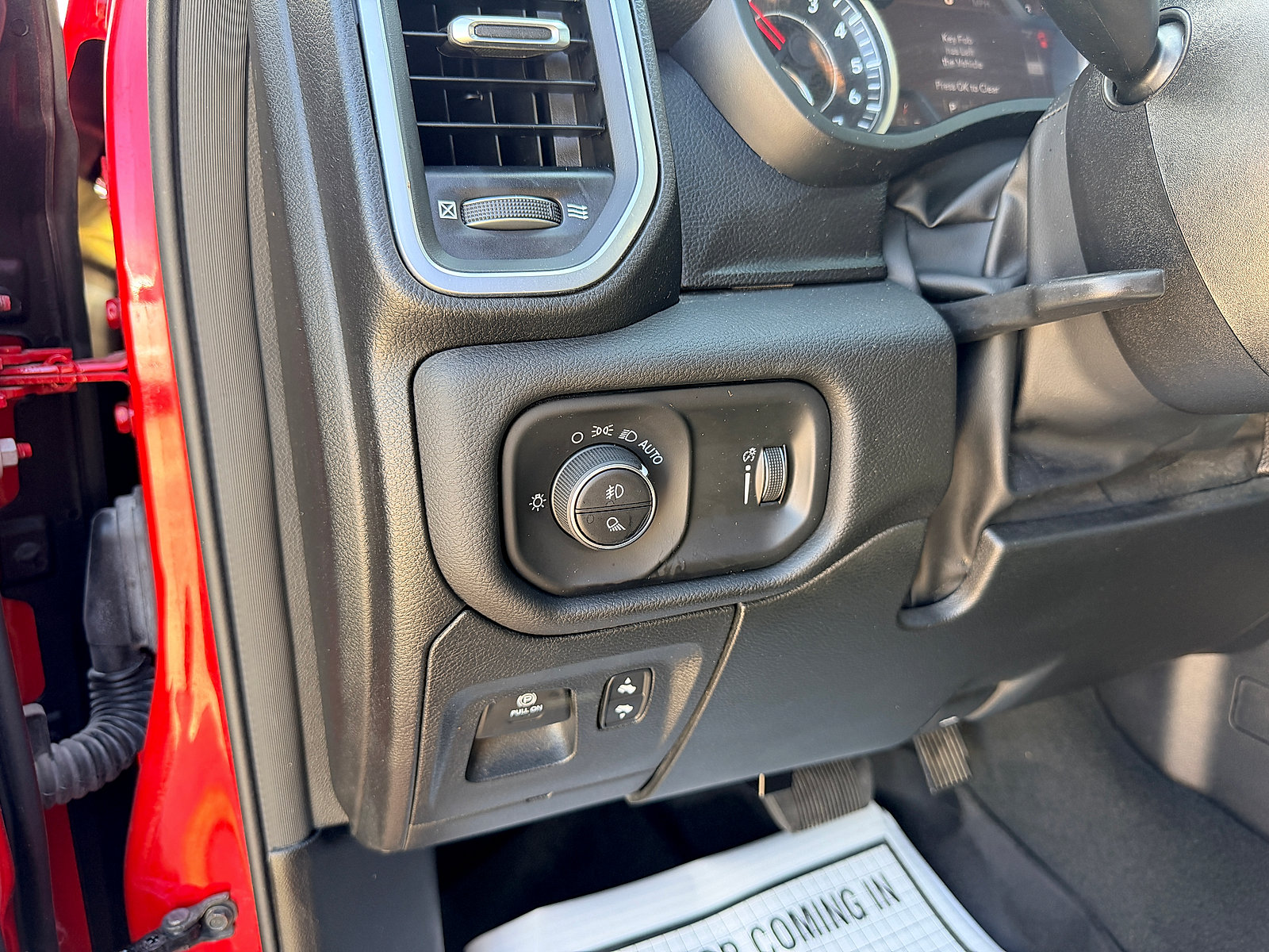 Used 2024 RAM 1500 Lone Star RWD image 30