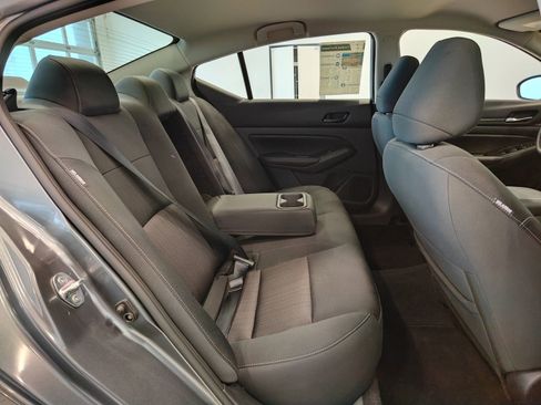 Used 2024 Nissan Altima 2.5 SV image 15