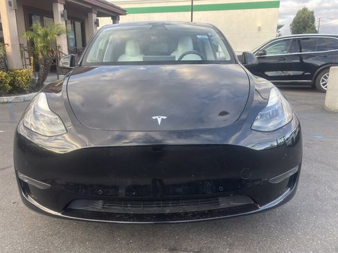 Used 2022 Tesla Model Y Performance AWD/4WD image 11