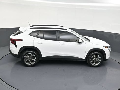 Used 2024 Chevrolet Trax LT FWD image 14