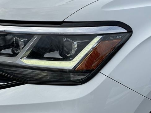 Used 2020 Volkswagen Atlas Cross Sport SE w/ Panoramic Sunroof Package image 10