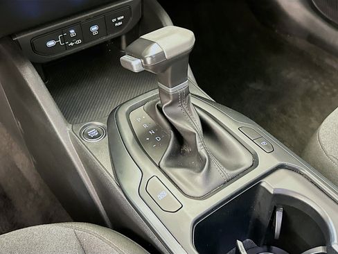 Used 2025 Kia K4 LXS image 25