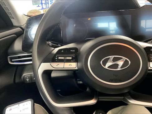 Certified 2023 Hyundai Elantra Limited FWD image 23