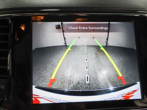 Used 2022 Jeep Grand Cherokee Limited image 19