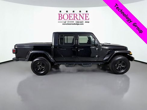Used 2021 Jeep Gladiator Sport image 8