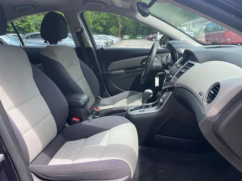 Used 2014 Chevrolet Cruze LS FWD image 12