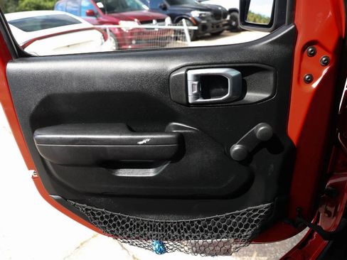 Used 2020 Jeep Wrangler Sport AWD/4WD image 13