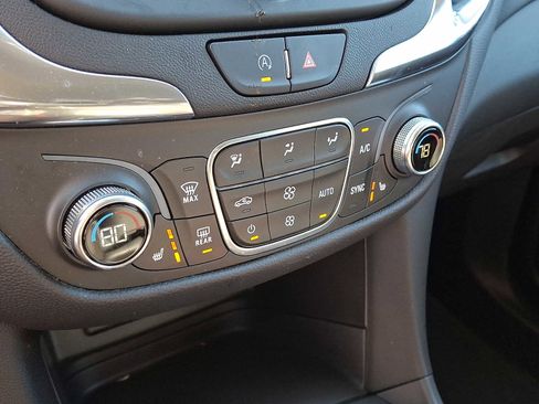 Used 2024 Chevrolet Equinox LT image 15