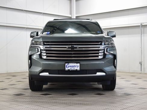 Used 2024 Chevrolet Suburban High Country image 2