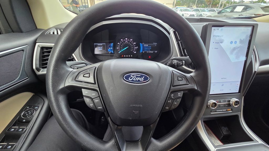 Used 2024 Ford Edge SE w/ Black Appearance Package AWD/4WD image 14