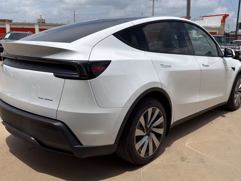 Used 2026 Tesla Model Y Long Range AWD/4WD image 5