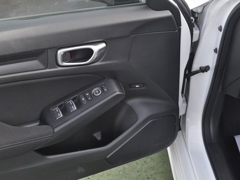 Used 2023 Honda Civic Sport image 16