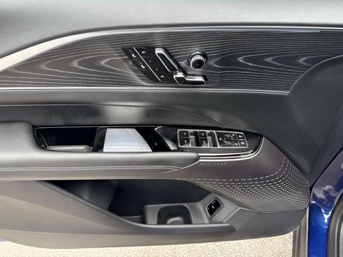 Used 2025 Cadillac Lyriq Sport image 19