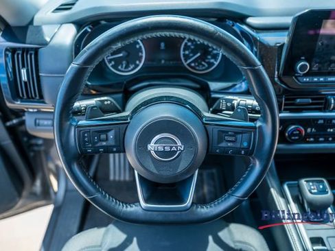 Used 2023 Nissan Pathfinder SV AWD/4WD image 12