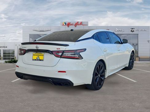Used 2021 Nissan Maxima SR w/ Sport Mat Group FWD image 5