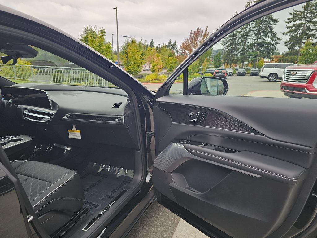 New 2027 Cadillac Lyriq Signature Sport w/ Nappa Leather Package AWD/4WD image 12