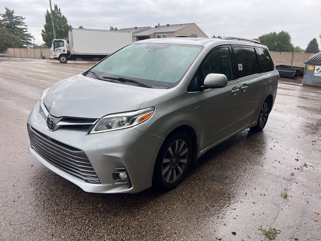 Used 2020 Toyota Sienna XLE AWD/4WD image 8