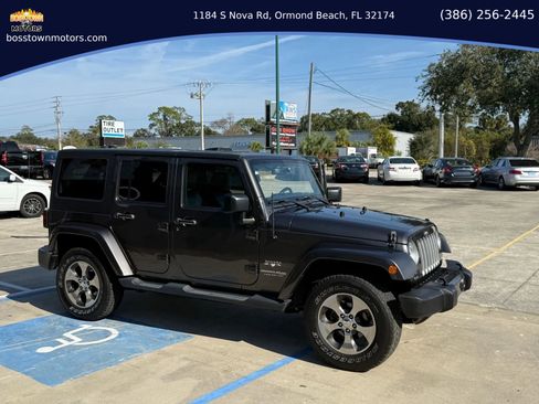 Used 2018 Jeep Wrangler Unlimited Sahara w/ Connectivity Group image 21