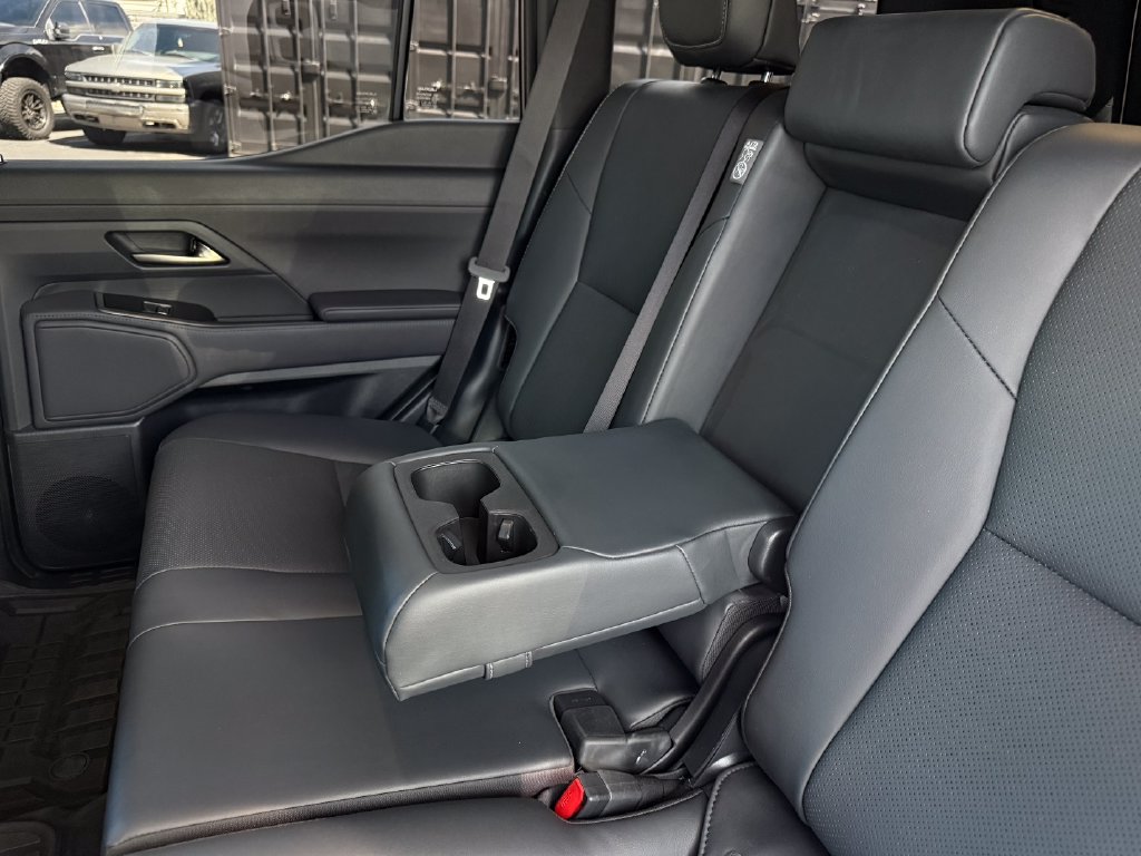 Used 2024 Lexus GX 550 w/ Cold Area Package AWD/4WD image 35