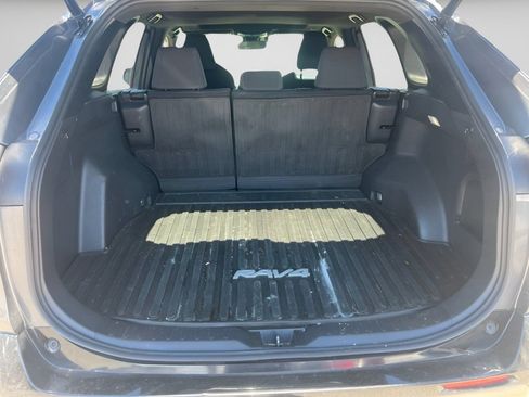 Used 2023 Toyota RAV4 SE w/ Convenience Package AWD/4WD image 18