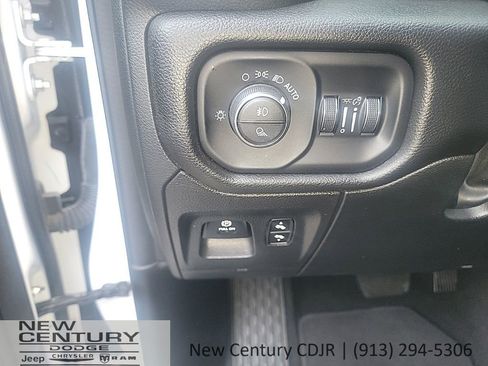 Used 2025 RAM 1500 Laramie image 10