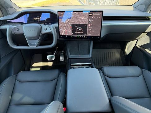 Used 2026 Tesla Model X Plaid AWD/4WD image 2