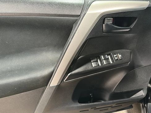Used 2017 Toyota RAV4 LE w/ Carpet Mat Package AWD/4WD image 10