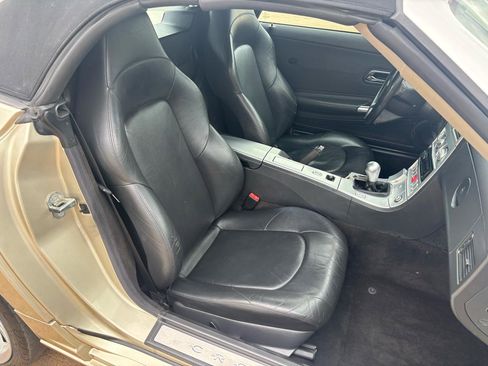 Used 2006 Chrysler Crossfire Limited image 8