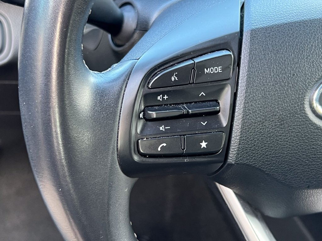 Used 2025 Hyundai Venue SEL FWD image 21