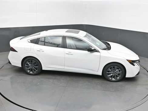New 2026 Nissan Sentra SL FWD image 38