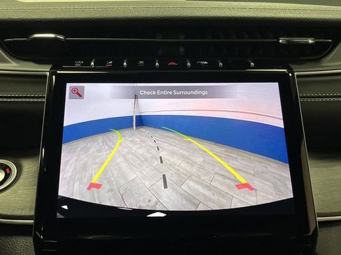 Used 2024 Jeep Grand Cherokee Limited image 11