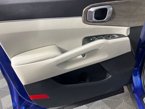 Used 2023 Kia Sorento EX w/ Panoramic Sunroof Package image 23