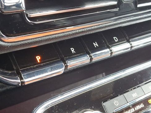 Used 2019 Lincoln Navigator L Select image 18