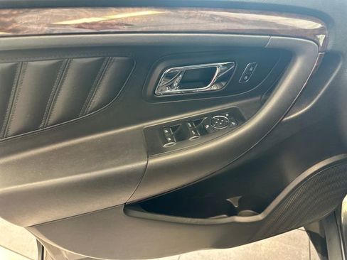 Used 2016 Ford Taurus Limited FWD image 18