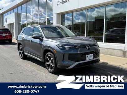 New 2025 Volkswagen Tiguan SE