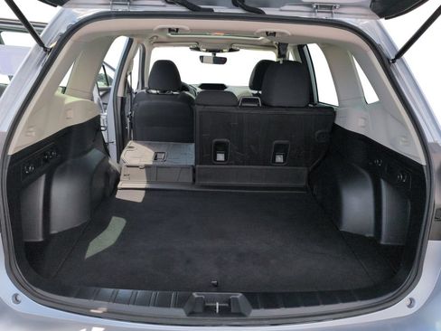Used 2023 Subaru Forester Premium AWD/4WD image 28