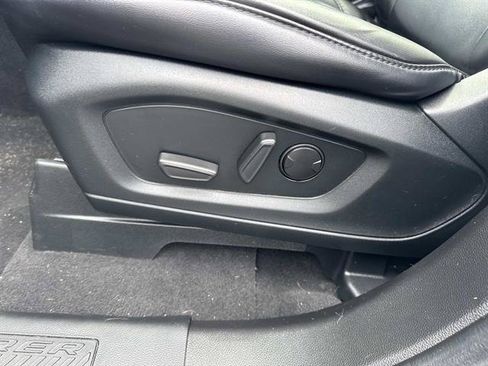 Used 2023 Ford Explorer XLT w/ Equipment Group 202A AWD/4WD image 11