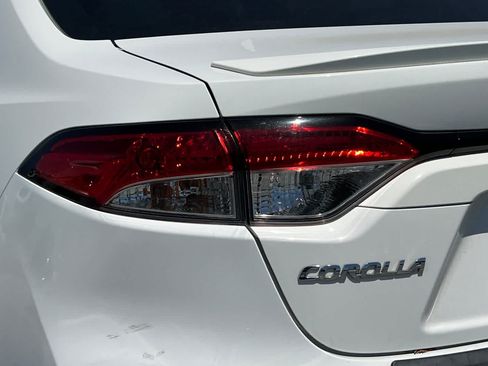 Used 2020 Toyota Corolla SE w/ SE Premium Package FWD image 13